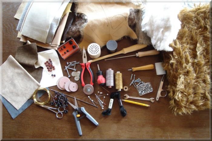 Bild: Materialien zur Bärenfertigung